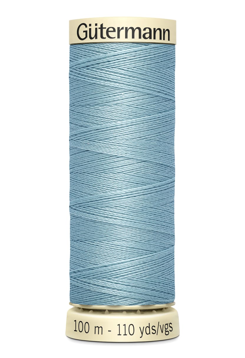 Art_788988_Col_71_150dpi A spool of Gütermann sewing thread in light blue, labeled with "100 m - 110 yds/vgs" and "Gütermann" on the top and bottom.